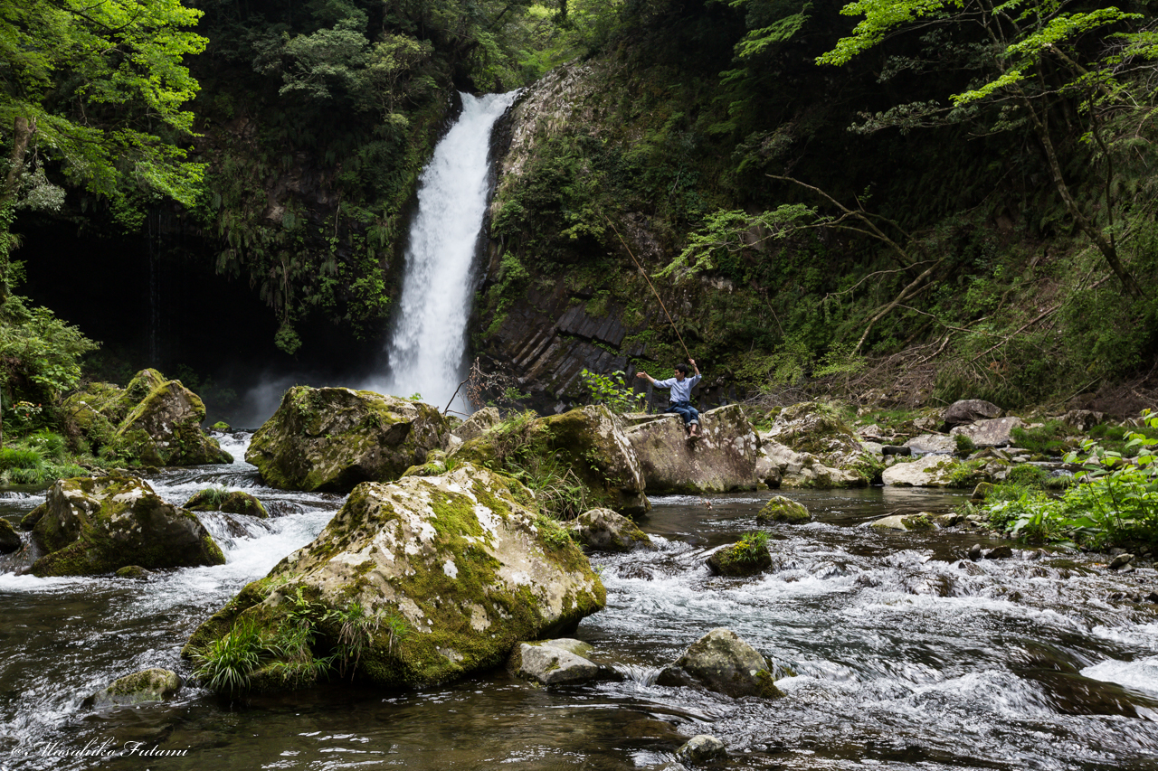 Joren'notaki Waterfall and Angler